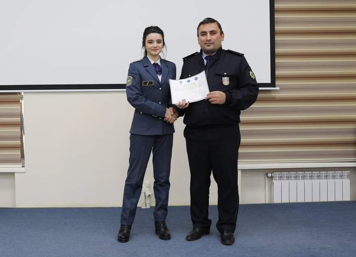 GomrukAkademiya's tweet photo. Gömrük Akademiyasında “Sehrli misralar” adlı şeir müsabiqəsi keçirilib.

Ətraflı:
https://t.co/PlCcCp9z4d https://t.co/sI8aBDvwrl