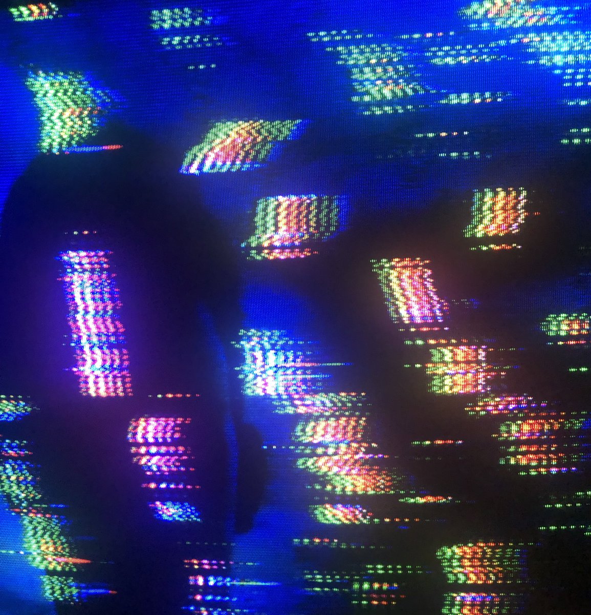 GlitchKnob's tweet photo. Electron beams https://t.co/xDIZVsgXni