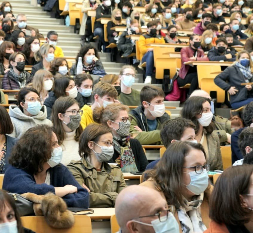 virginie_laval's tweet photo. Ravie d’avoir accueilli aujourd’hui à @UnivPoitiers collégiens, lycéens et parents pour partager avec eux et leur donner envie avec @acpoitiers, @POITIERS_CROUS, @Grand_Poitiers, @SNCF. Merci aux rencontres de l’excellence #enaq https://t.co/VlSVk2u8c6