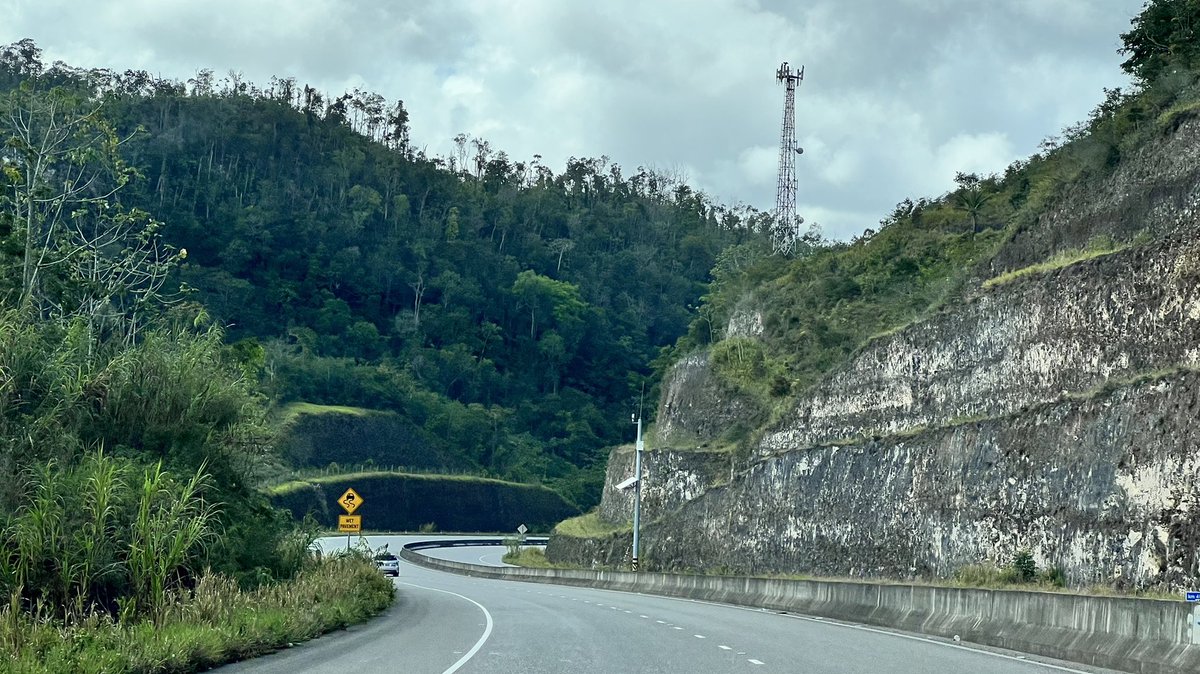 ThaDervster's tweet photo. The North-South Highway has some really nice views. https://t.co/wMeV3GvyW5