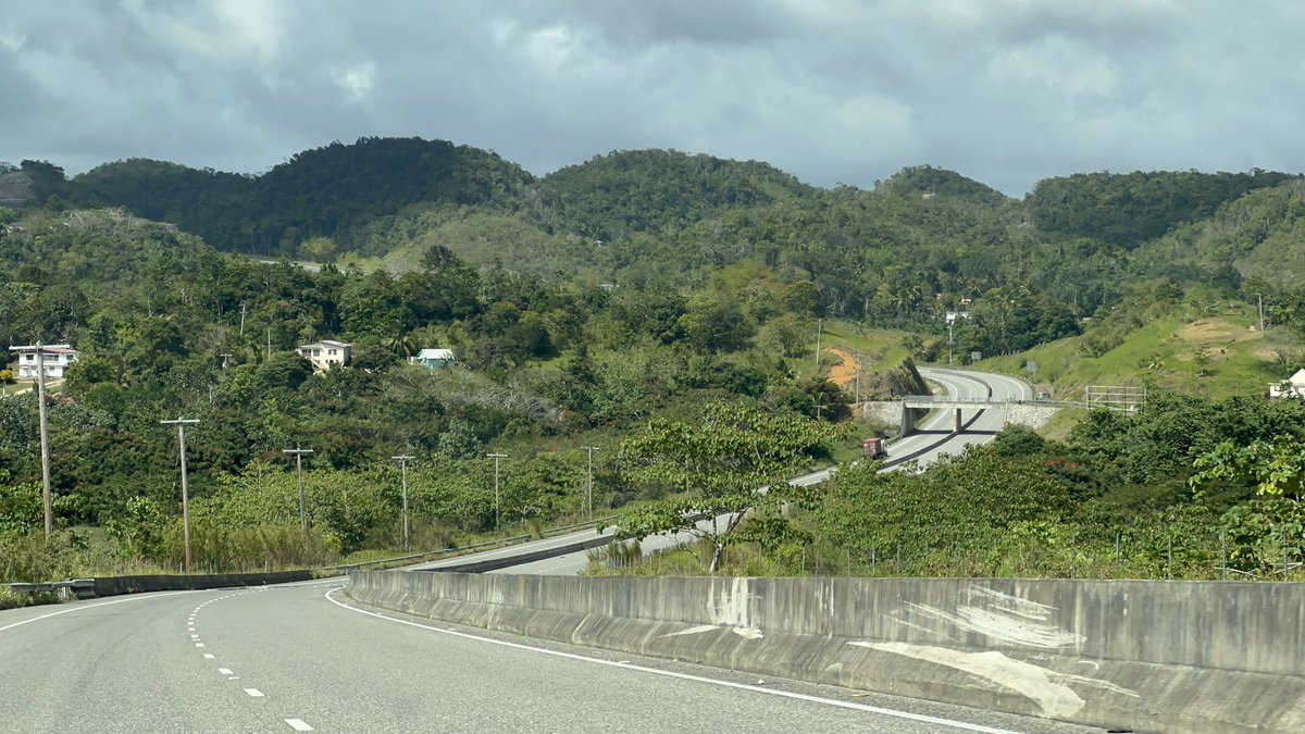 ThaDervster's tweet photo. The North-South Highway has some really nice views. https://t.co/wMeV3GvyW5