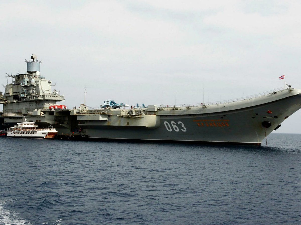 FranceNews24's tweet photo. 🔴 INFO - #Chypre : Les autorités #chypriotes ont annulé l'autorisation pour quatre navires de guerre #russes d'entrer dans les ports de l'île. #UkraineRussiaWar #IStandWithUkraine #RussiaUkraineWar https://t.co/kwlWDgxq2j