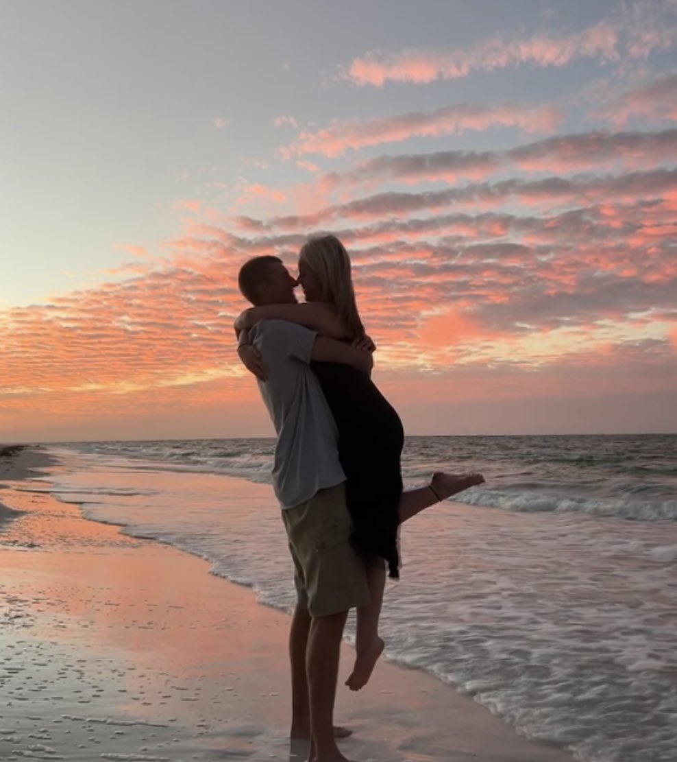 emmeseagle30's tweet photo. Wishing the best of luck to my #36 this week in Florida.❤️‍🔥❤️‍🔥 love you babe! Make me proud ⚾️ @Jake_Norris_27 https://t.co/SgMiWZLitp