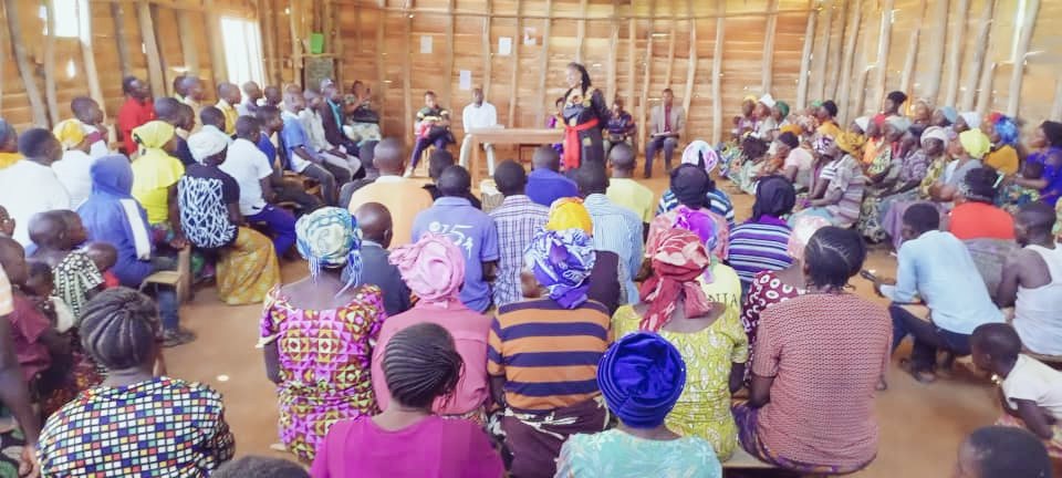 MushobekwaMa's tweet image. A l'écoute de la base. Visite de certains villages dans le groupement de #Luhihi ce samedi. Des échanges avec plusieurs groupes sur les problèmes locaux #SUD_KIVU