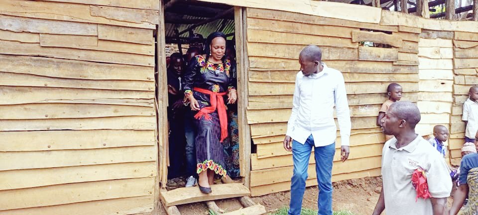 MushobekwaMa's tweet image. A l'écoute de la base. Visite de certains villages dans le groupement de #Luhihi ce samedi. Des échanges avec plusieurs groupes sur les problèmes locaux #SUD_KIVU