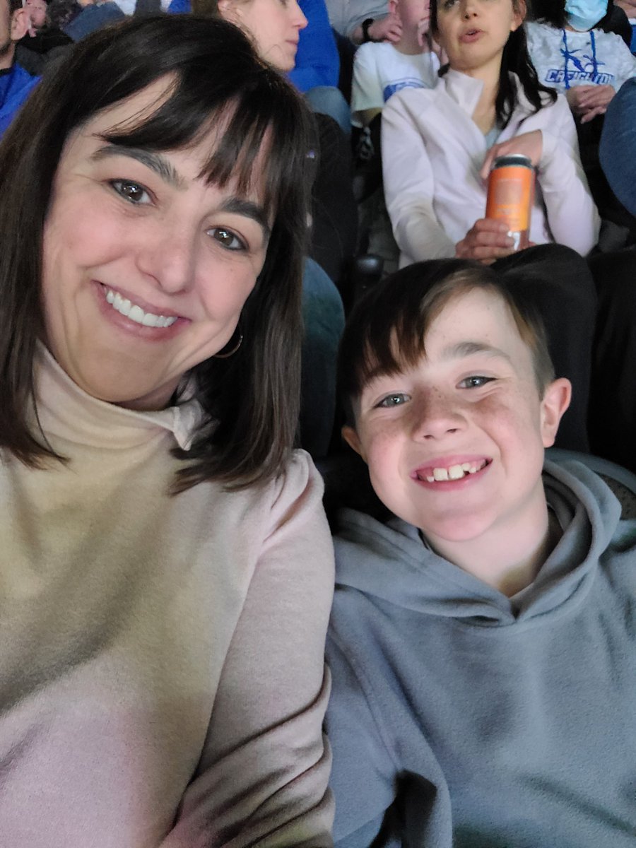 dempseyp7's tweet photo. First game with my son! #GoJays https://t.co/atDHrehUoU