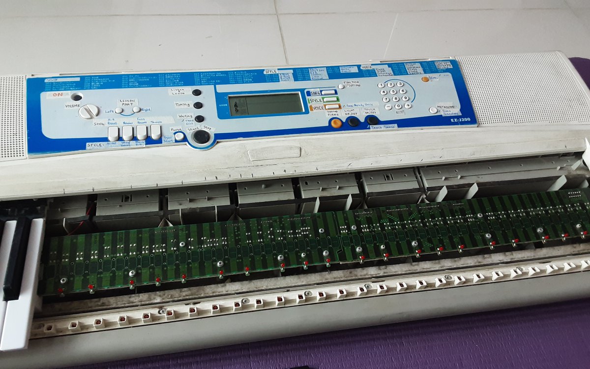 ProgrammerIdiot's tweet photo. Tried the 'Sketchy' Pencil and Toothbrush Repair Technique and it somehow Worked!!
(i will spare you my virtuosic playing for now, but the walls in my room were all really impressed)  
#old_toy 
#new_owner https://t.co/M8C19Qudqm