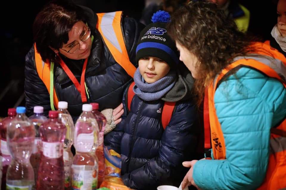 visegrad24's tweet photo. This  11-year-old boy from Zaporizhia came to Slovakia alone, with one plastic bag, a passport, a telephone number written on his hand and a piece of paper with details hidden in his coat. 

He is now safe with Slovak volunteers. 

🇸🇰🇵🇱 https://t.co/SrnGF9meZU