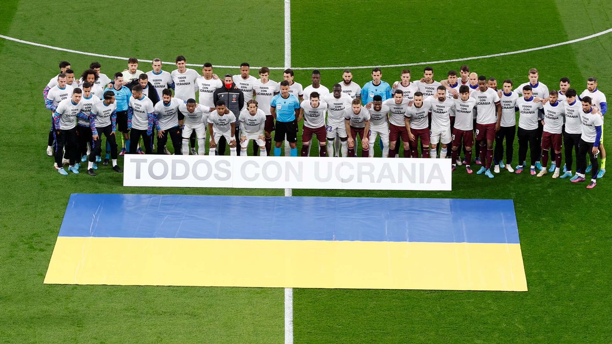 realmadrid's tweet photo. 🇺🇦 TODOS CON UCRANIA 🇺🇦
#RealMadrid https://t.co/BmWDCBqN3K