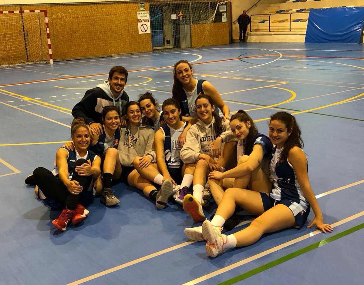 clubadeba's tweet photo. Gran victoria del sénior provincial en semifinales ante un combativo Puente Genil, consiguiendo el pase a la final contra Maristas. 💙🤍💪🏼
#adeba #clubAdeba #Baloncestofemenino https://t.co/GTAEC6rhwD