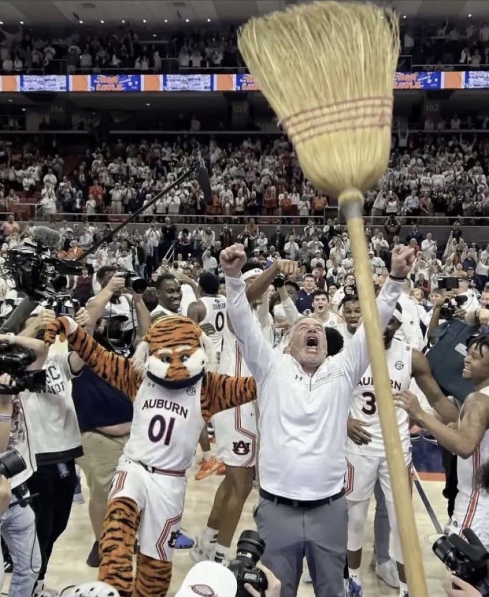 MattGalinger's tweet photo. @GamecockMBB https://t.co/3IXNukHz1M