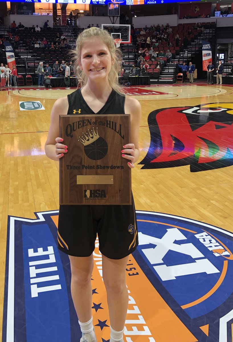 IHSAState's tweet photo. 🏀3⃣🏀 #IHSA THREE-POINT SHOWDOWN

👑 QUEEN OF THE HILL 👑
🥇 Jocelyn Canellis, Sandburg (4A-13)
🥈 Faith Feurbach, Sycamore (3A-11)
🥉 Jase Burkett, Woodlawn (1A-10)
🥉 Xamiya Walton, Butler Prep (2A-10)

🏀 Sandburg's Jocelyn Canellis wins shootout between all class champions! https://t.co/jXKGoXUHyw
