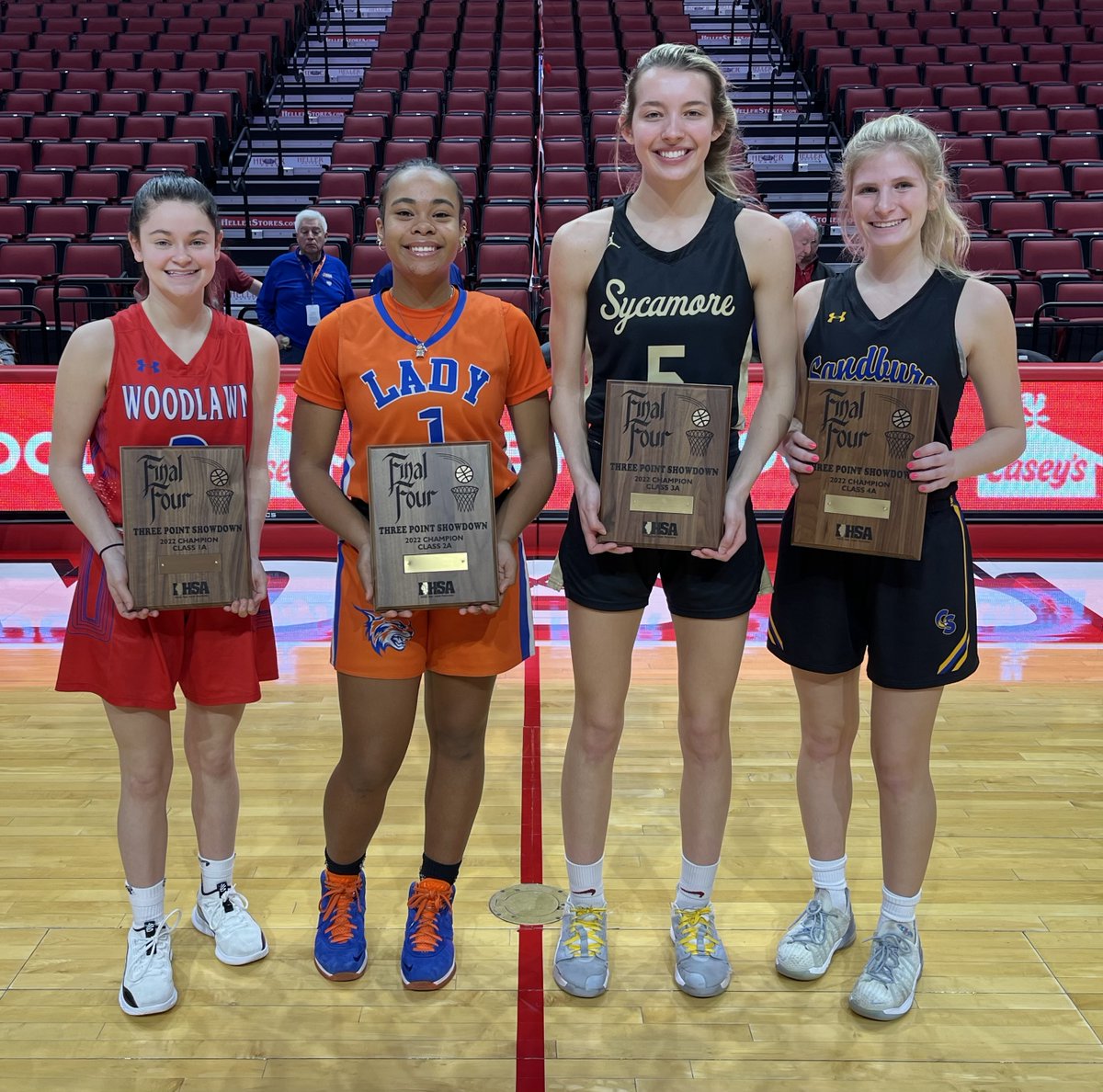 🏀3⃣🏀 #IHSA THREE-POINT SHOWDOWN

👑 QUEEN OF THE HILL 👑
🥇 Jocelyn Canellis, Sandburg (4A-13)
🥈 Faith Feurbach, Sycamore (3A-11)
🥉 Jase Burkett, Woodlawn (1A-10)
🥉 Xamiya Walton, Butler Prep (2A-10)

🏀 Sandburg's Jocelyn Canellis wins shootout between all class champions!