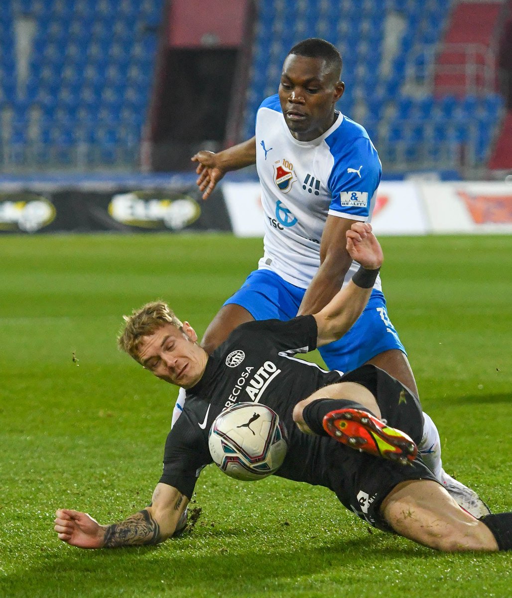 fcbanikostrava's tweet photo. 📷  Kompletní fotogalerie z utkání proti @FCSlovanLiberec  ➡️  https://t.co/o0hH8tHkss  #ovalib https://t.co/GuVrHXM4of