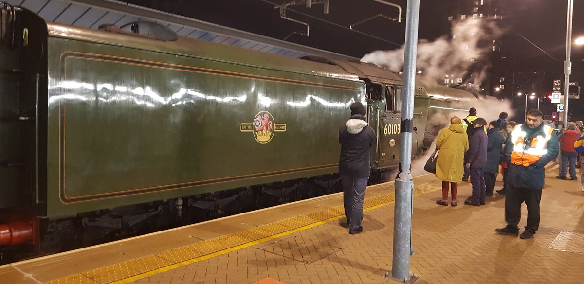 An icon of the old days waiting at Reading station. #FlyingScotsman