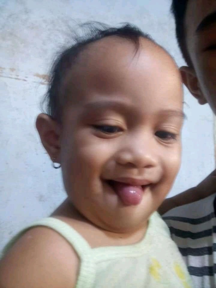 kennethnavarrox's tweet photo. #ThrowbackSunday Whahahaha Same Vibes kaming Dalawa Sobrang bata pa ni Daniella diyan!๐๐ฅฐ
#throwback
#1yearago
#WaybackSunday https://t.co/DCUjXanUyg