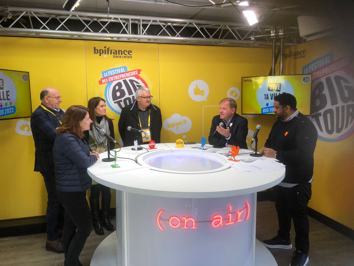 patricebegay's tweet photo. Le coeur et l’âme des #entreprises en @regiongrandest sont la créativité et l’innovation en démonstration sur le #BigTour Que la fête fût belle du matin au soir, plus de 3M de personnes touchées en physique et en digital, pour cette première de 2022 à @strasbourg. https://t.co/MOn7shDqSz