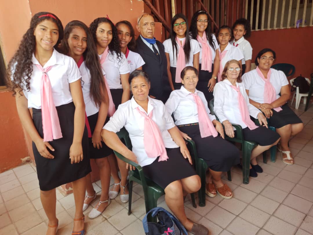 SIEMAvsor's tweet photo. Hoy las damas de la @AVSOriental se unieron en oración bajo el lema "la oración en los últimos días." Mucha oración,  mucho poder.
@UVOriental https://t.co/GAUkbUymnr