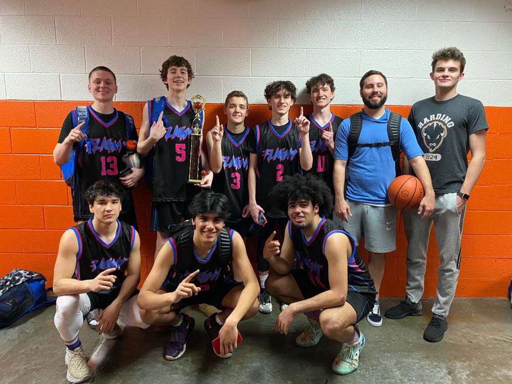 CentralArFlight's tweet photo. Our boys that are out of season got together and made something happen today! 3-0 on the day &amp; bringing home some hardware! @ARHoopScoop @ASTSprts @Ar870Sports https://t.co/oq5mZtdjry