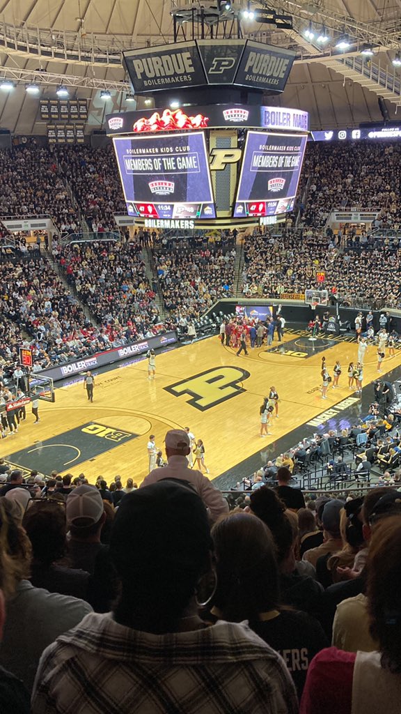 LVMidnightMagic's tweet photo. Doing some scouting at one of the greatest venues in all of sports. Lots of talent on display!! https://t.co/U5iZB9xnA7