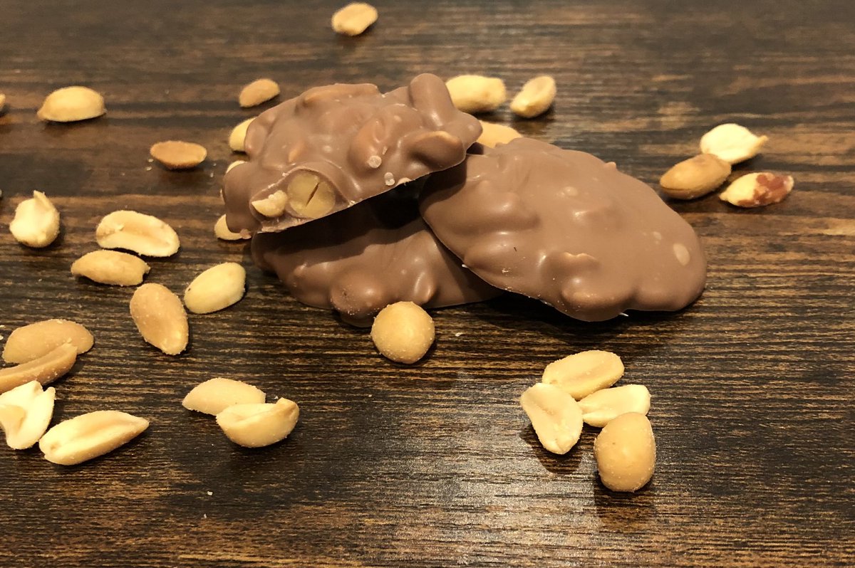 MonasChocolates's tweet photo. Did you know March 8 is National Milk Chocolate Peanut Cluster Day?

Today, we are featuring them as our Sample Saturday chocolate of the day. Stop by for a free sample, we are open until 2 pm. Limited Quantities 

#nationalchocolatepeanutclusters #monaschocolates #newwilmington https://t.co/5GSlu5Urei