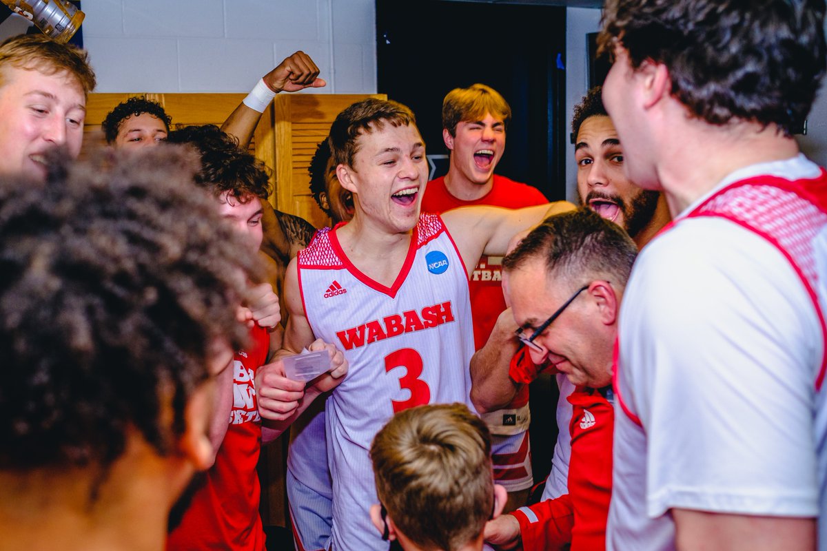 WabashCollege's tweet photo. Let's continue to cheer on @WabashBBall as they go against Emory University tonight at 7:10 PM!! 
You can stream it at https://t.co/CNJd7iEbHp 
#WAF #Unrivaled @wabashathletics https://t.co/dftZraSpZZ