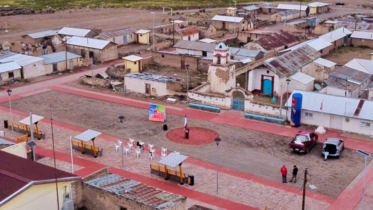 Habitantes de Caquena y Putre, cuentan con dos importantes obras urbanas:
✅Plaza Caquena 
✅Conservación Vías Urbanas Putre.
✅1.145 millones. Inversión #Minvu

⛰🚙Bajamos a #Arica con el compromiso cumplido y con la satisfacción de contribuir al desarrollo de estas localidades