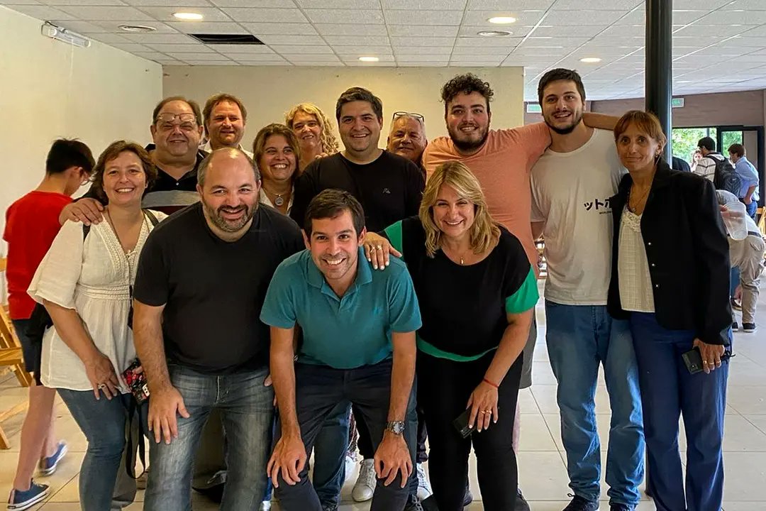 UCR9deJulio's tweet photo. Foro Radical de la IV Sección Electoral.
La oportunidad para debatir y compartir ideas con #radicales de toda la región que nos lleva a generar nuevos y mejores  proyectos.

Un partido que convoca, tiene ganas y vocación para transformar la realidad de la provincia y el país. https://t.co/qjpJ3JZ2cX