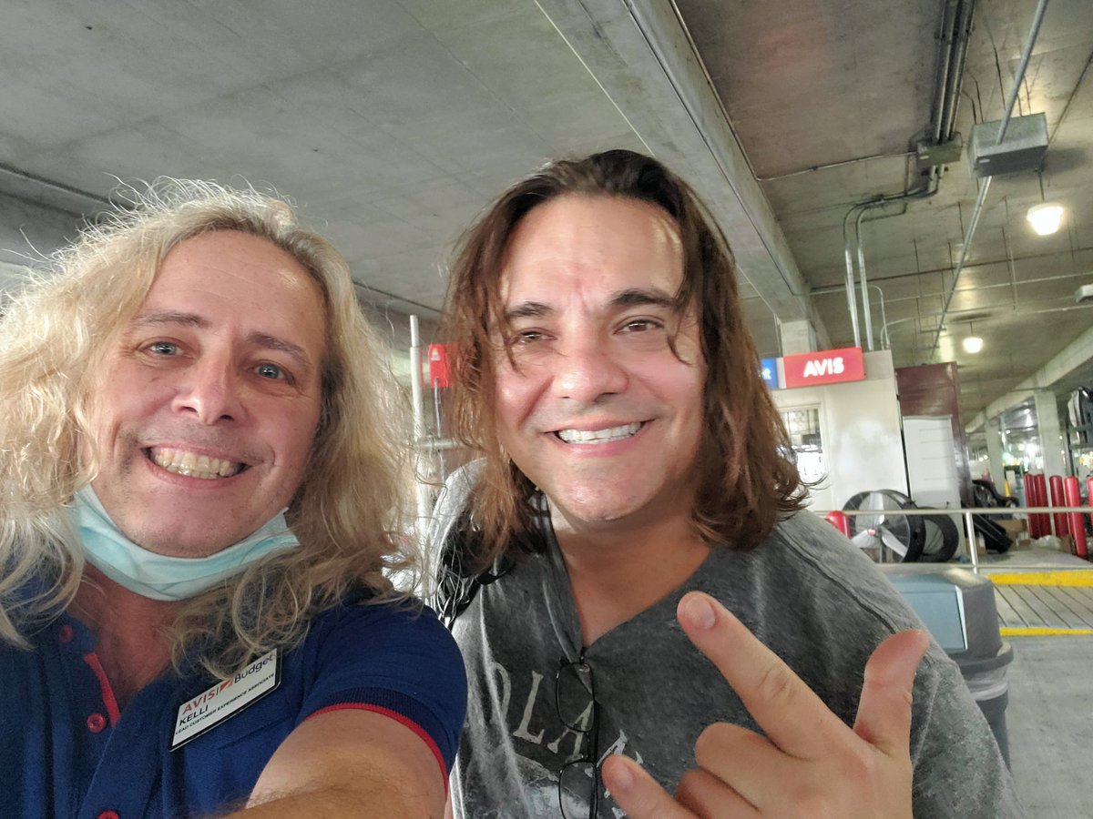 kelso_fla's tweet photo. @puddleofmuddfp cool meeting the great #DaveMoreno today. https://t.co/M0O2ERl9Av