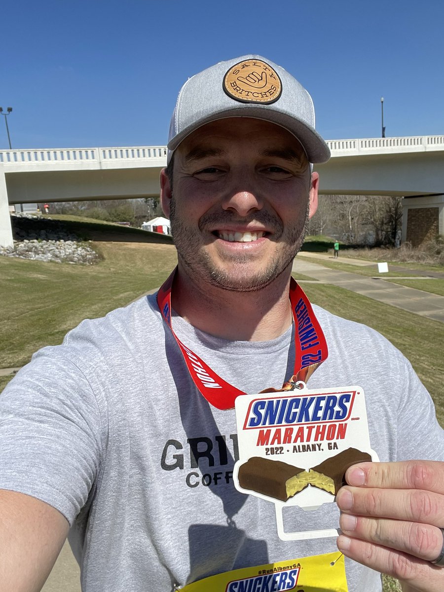 gridironcoffee1's tweet photo. I did a thing today, that @TomBrady never did๐! @SNICKERS #runalbanyga #marathon #tombrady https://t.co/HSW28cpyyP
