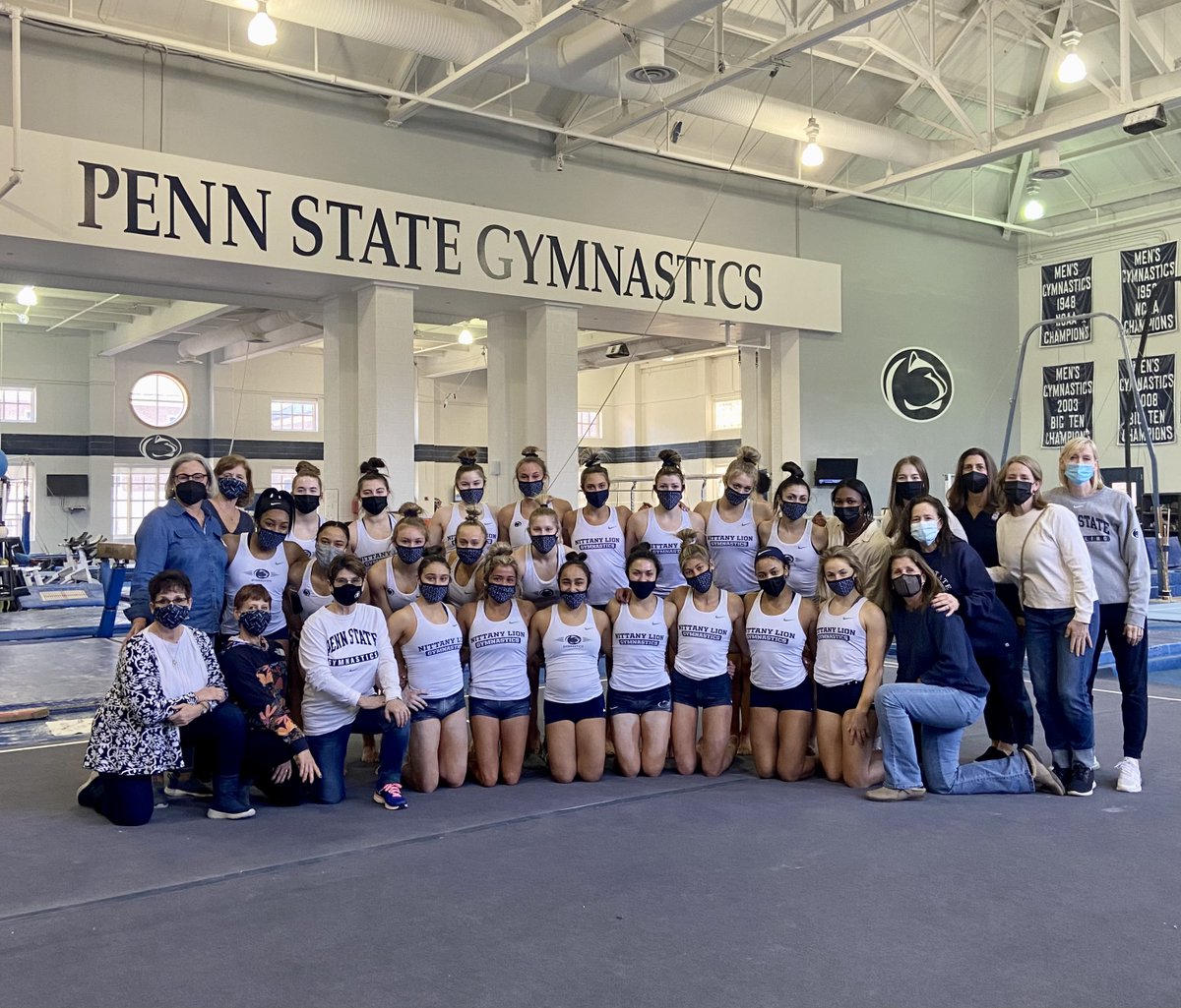 Some of our great alums joined us in the gym yesterday. 

Excited to honor all of our alumni tonight at Rec Hall #WeAre
