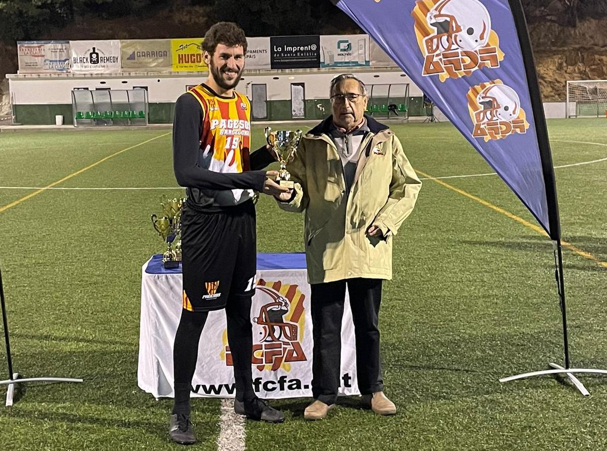 FCFAtwi's tweet photo. 🏆 FINAL A 4 #CCFFOpen
👉 Sisè títol consecutiu per a @bcnpagesos, que també han assolit el triomf en la categoria femenina!! Francesc Llonch i Mar Martín s'enduen l'MVP!!
#FCFA #FlagFootball #americanfootball @UFECcat @esportcat @BiguesFootball @bcnpagesos @Uroloki @bufals https://t.co/WUoPtySfRG