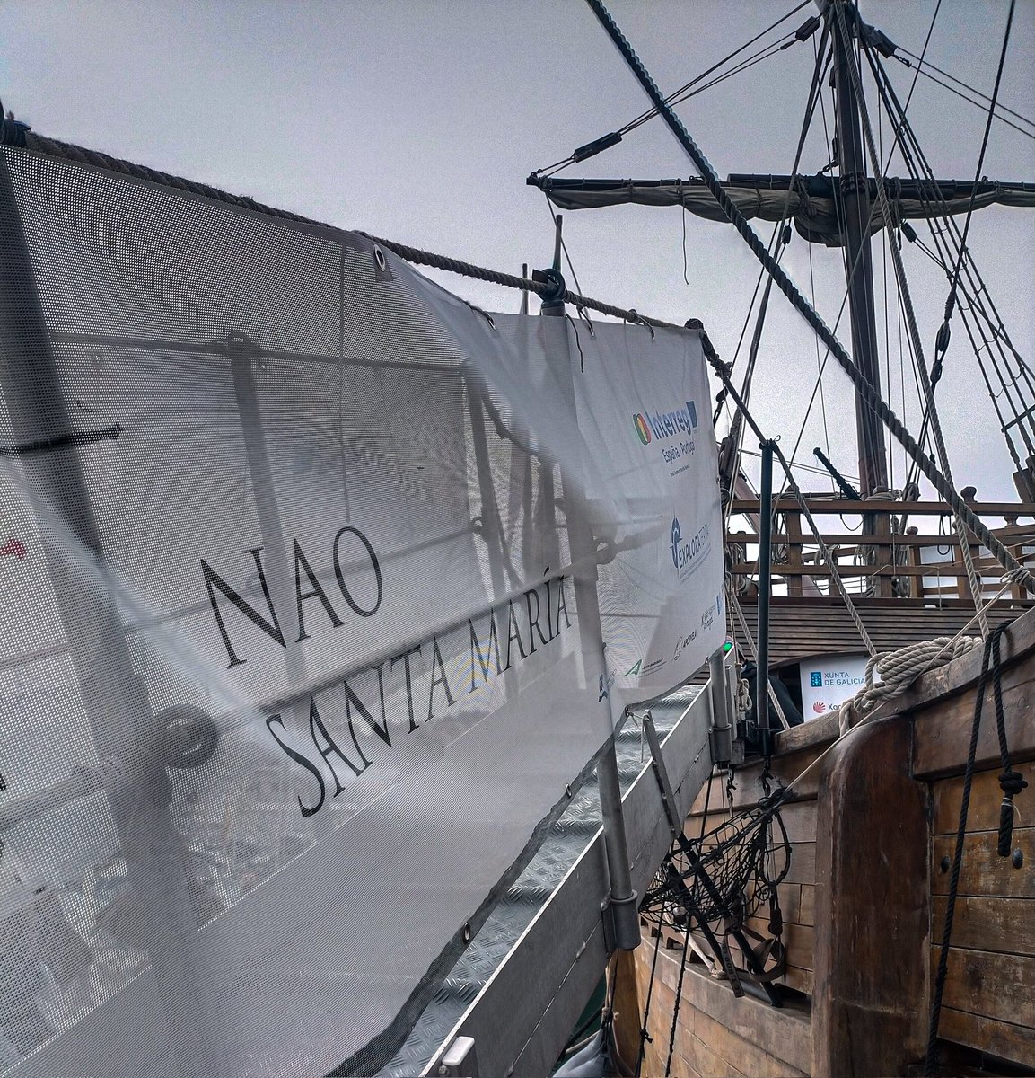 loves_galicia's tweet image. Aproveita e visita a #naosantamaria no porto de #baiona se vas a festa de #arribada
Feita con madeira de #cantabria e botada no ano 1460 😉
#loves_galicia #turismoengalicia #festasgalegas #galicia #galiciamaxica