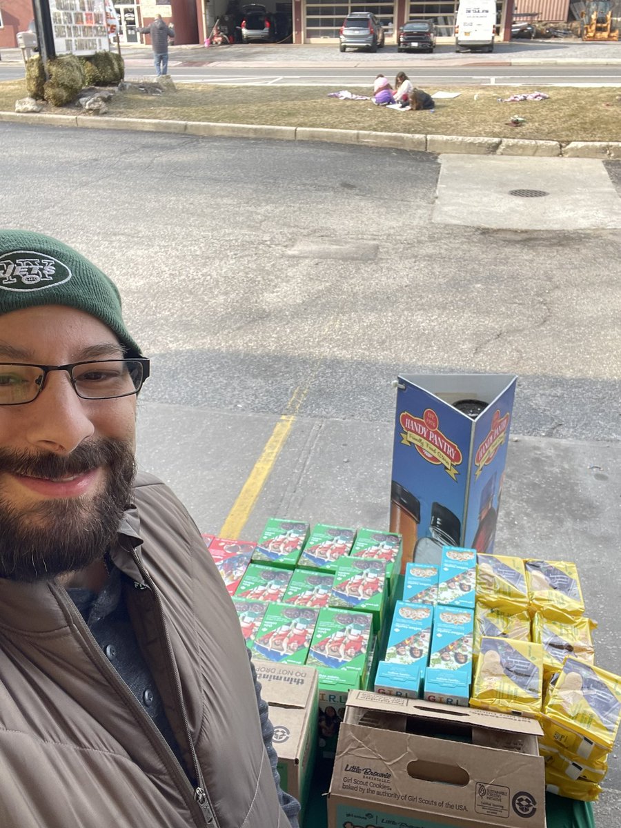ScottWurm's tweet photo. Few things I enjoy more than spending time with my family. Enjoying a brisk Saturday morning helping Emma to sell Girl Scout cookies. #earningmybadges #anythingforthem https://t.co/GZR2lVuSo8