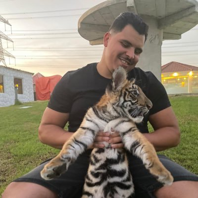 Tangjialiy's tweet photo. @DaVinci_G @Shibtoken @ImpactXPToken @karatademada @justbeingmendy @JadFarah12 @saitamaprincezz what animal are you holding https://t.co/lIrpKQk7fz