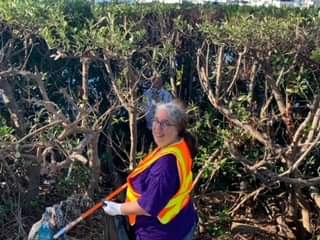 ManateeBeautiFL's tweet photo. The Battle of Two Cities… and the winner is: EVERYONE! There were more than 100 volunteers between Bradenton and Palmetto. They removed and almost 2,000 pounds of trash. WOW! Thank you! Let’s continue to work together to #KeepManateeBeautiful. #DoBeautifulThings https://t.co/bCyYPsYmd9