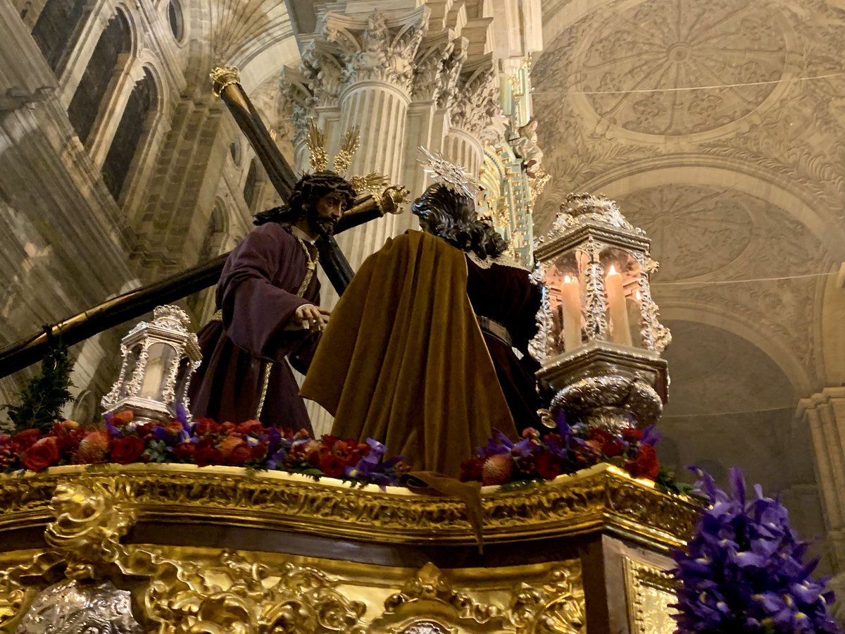 centenariomlg's tweet photo. IX ESTACIÓN | Jesús encuentra a las mujeres de Jerusalén.
#CentenarioMLG #CofradíasMLG https://t.co/1EgdRqCWpi