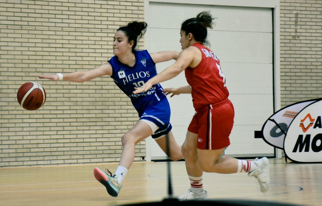 callaved's tweet photo. @CNHeliosBasket Unas 📸 del partido https://t.co/OcQ4tYXFkO