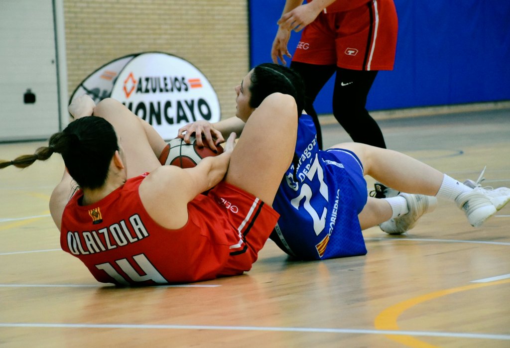 callaved's tweet photo. @CNHeliosBasket Unas 📸 del partido https://t.co/OcQ4tYXFkO