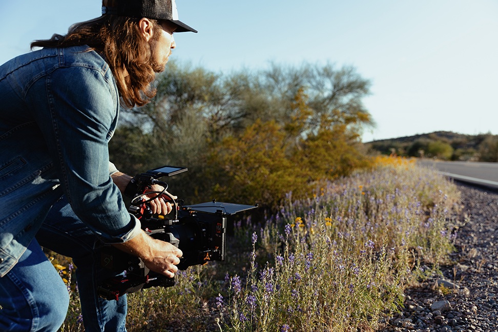 Grabbing a quick moment on location. 

#findingyoupictures #commercialcinematography #commercialcinematographer #commercialdirector #reddigitalcinema #redmonstro #redcamera