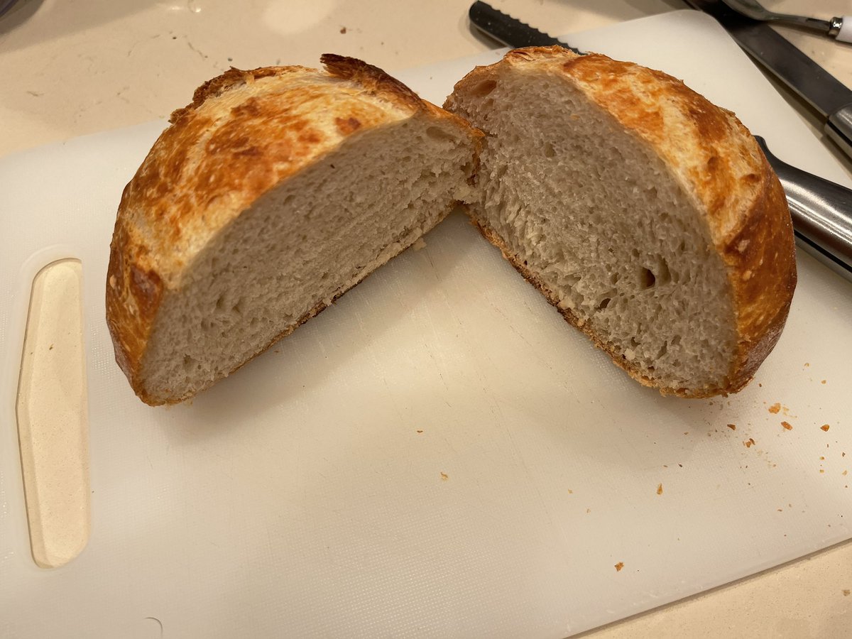ChrysPopkoff's tweet photo. Cute bread boule! #baking #bread https://t.co/FV9gK4Ogab