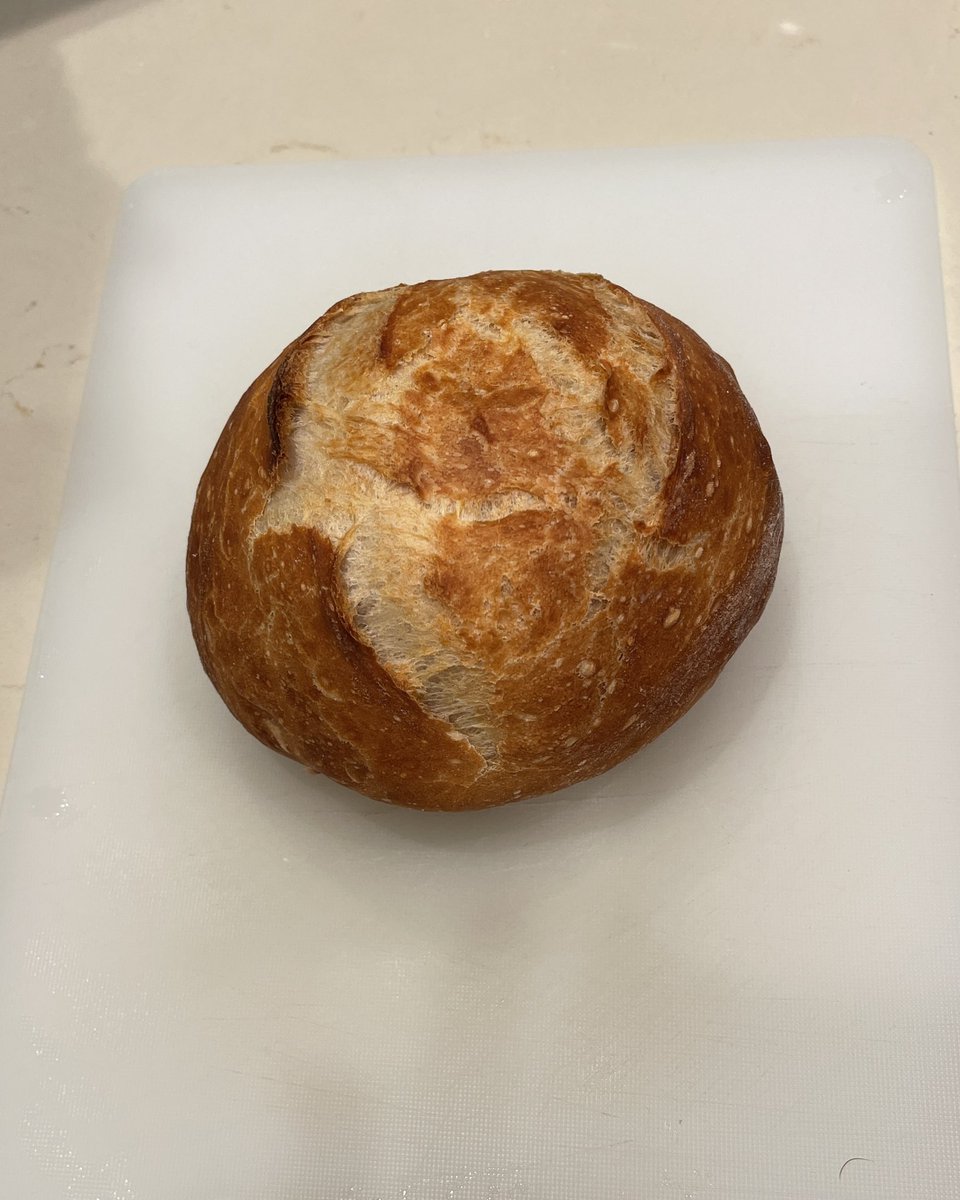 ChrysPopkoff's tweet photo. Cute bread boule! #baking #bread https://t.co/FV9gK4Ogab