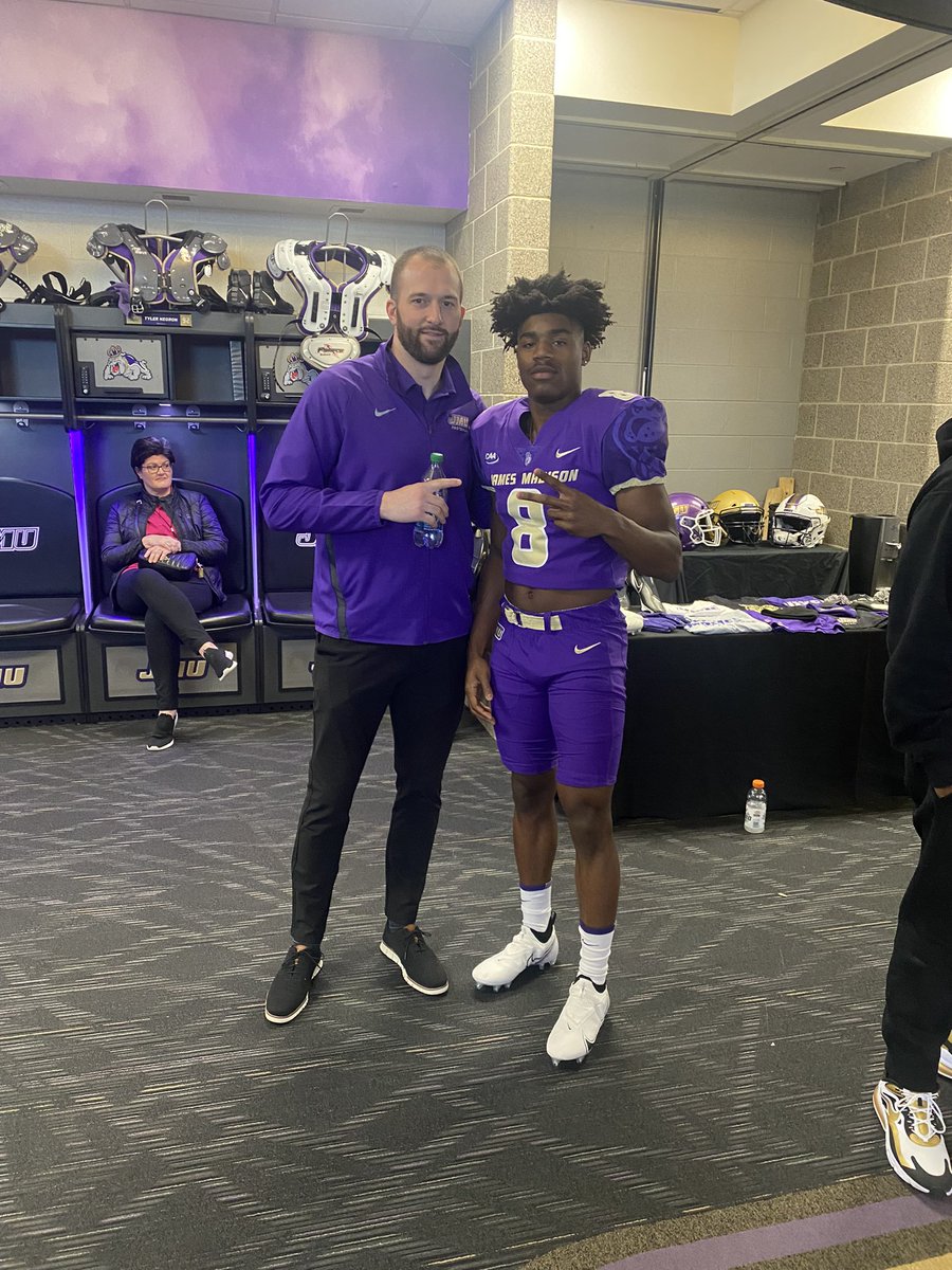 BaylorMarcell's tweet photo. Exited and blessed to receive a offer from James Madison university @JMUFootball @CoachShanahan_ @NOTJMUcoach 🙏🙏🙏 https://t.co/La7KfcVUX8