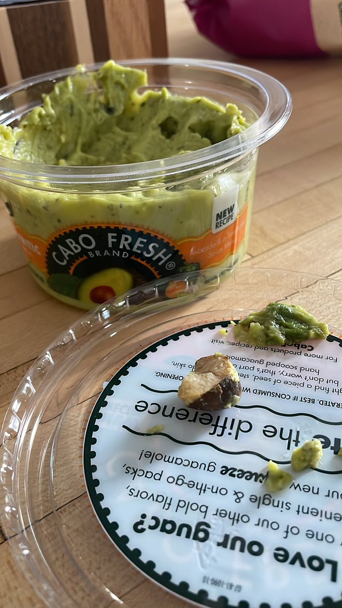 Spacedout96's tweet photo. @cabofresh is it normal to find a avalado pit chunk in the guacamole? My girlfriend almost broke a tooth. https://t.co/eOp52TetPZ