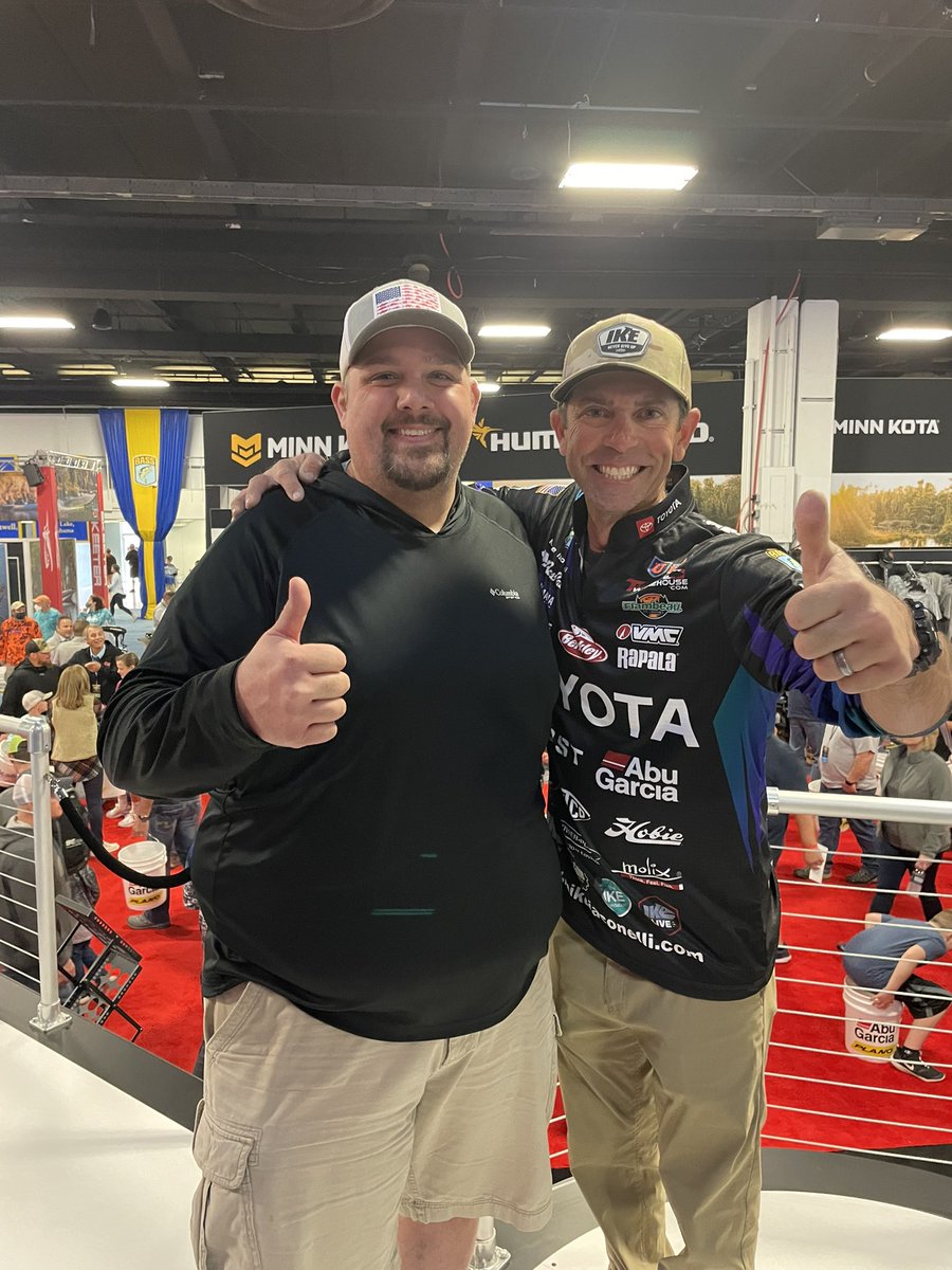 lisabaute's tweet photo. So great to see so many amazing anglers at the #BassmasterClassic @mike_Iaconelli @MarkZonaFishing https://t.co/xpez854coM