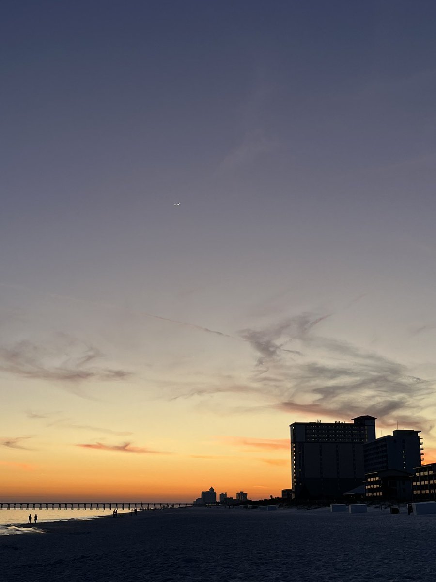 DBvinal's tweet image. This place looks amazing. I will be back, someday soon. @EnjoyPcolaBeach #beachlife