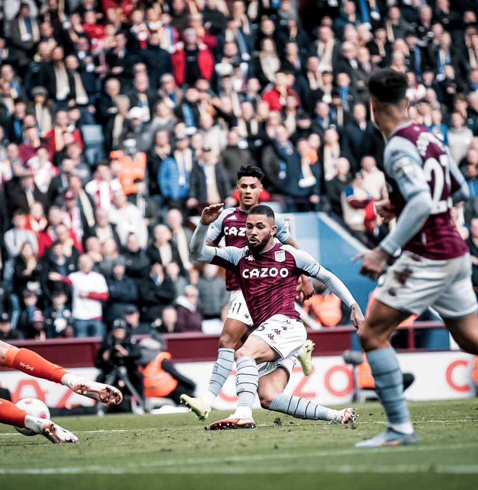 dgoficial's tweet photo. Muito feliz pela partida que nossa equipe fez, vamos continuar nessa pegada! @avfcofficial 
Made in Vasco da gama 👊🏾❤️ https://t.co/fVfM34l8Pf