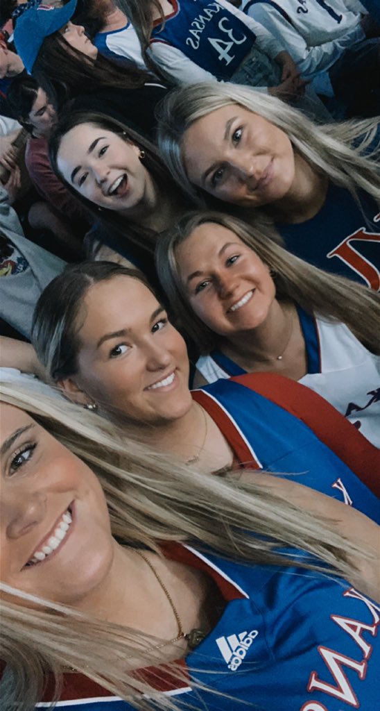 kamiczech's tweet photo. one last rodeo here in ally❤️💙 #kufanpix https://t.co/QLPW15xl9D