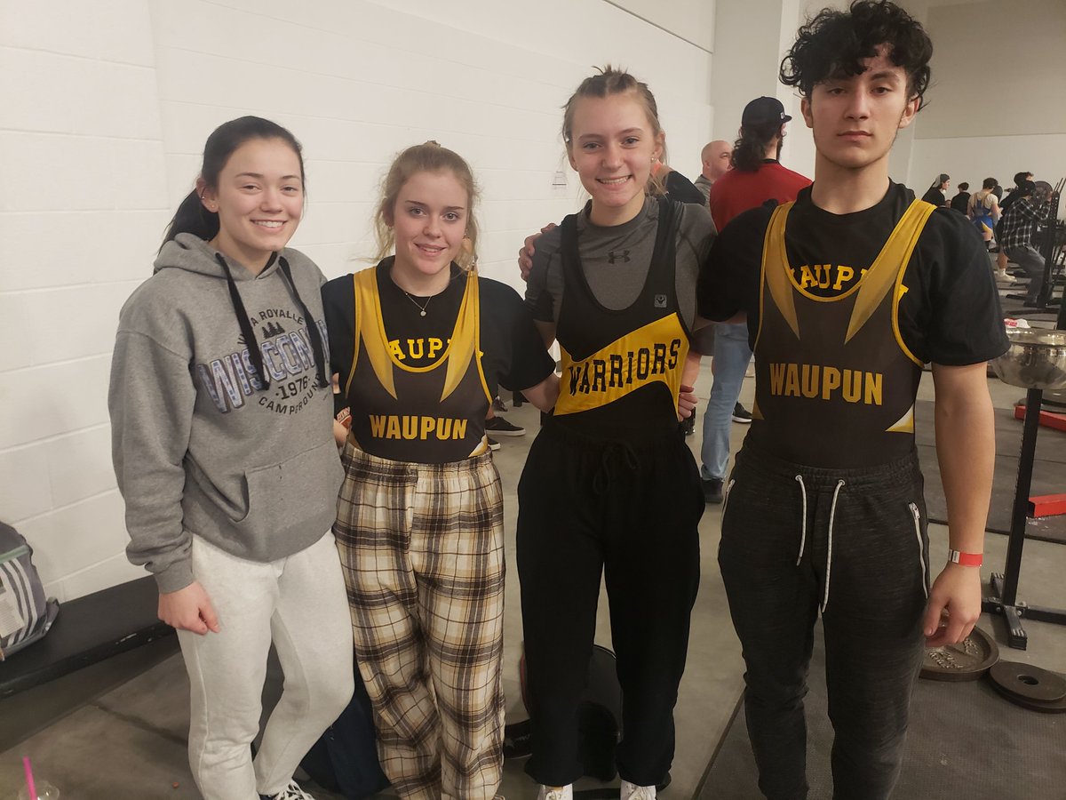 WaupunPower's tweet photo. Session 2 state lifters! https://t.co/IRskvzgmgj