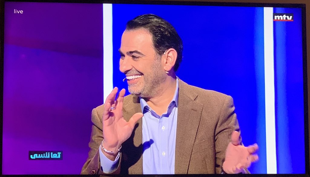taghrid_zi's tweet photo. قدي صرنا بحاجة نضحك!
 #تعا_ننسى
@JurdiTalal ❤️ https://t.co/ChLKmwmtbb